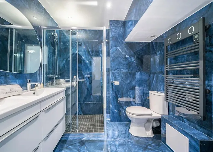 2-3 Bedroom Ideally Located Cannes