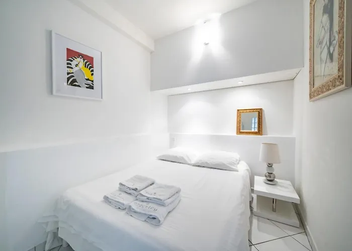 Daire 2-3 Bedroom Ideally Located Cannes