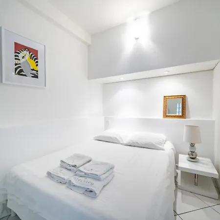 Daire 2-3 Bedroom Ideally Located Cannes